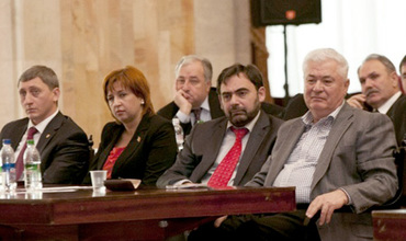 Totodată, comuniștii anunță că vor prezenta, în zilele următoare, un proiect de lege în acest sens la Parlament.