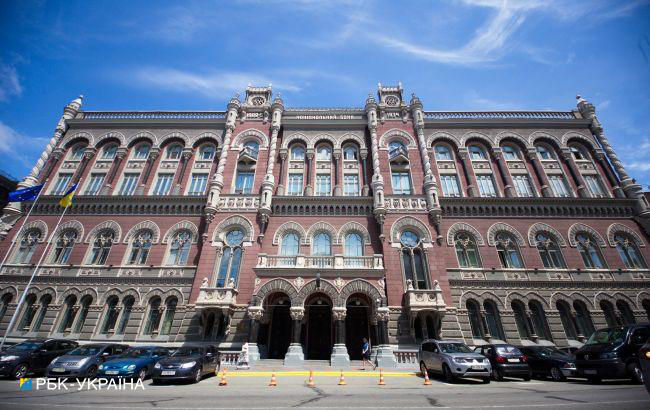 Украина за последний месяц потеряла еще 1,8 млрд долларов резервов.