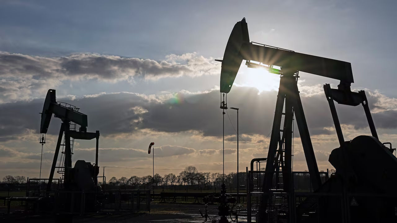 Цена нефти Brent перевалила за $100 за баррель.