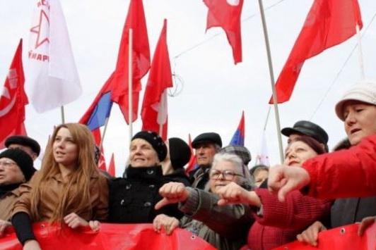Граждане придут к зданию Дворца Республики для слежения за процедурой голосования и поддержки вотума недоверия правительству Юрия Лянкэ.