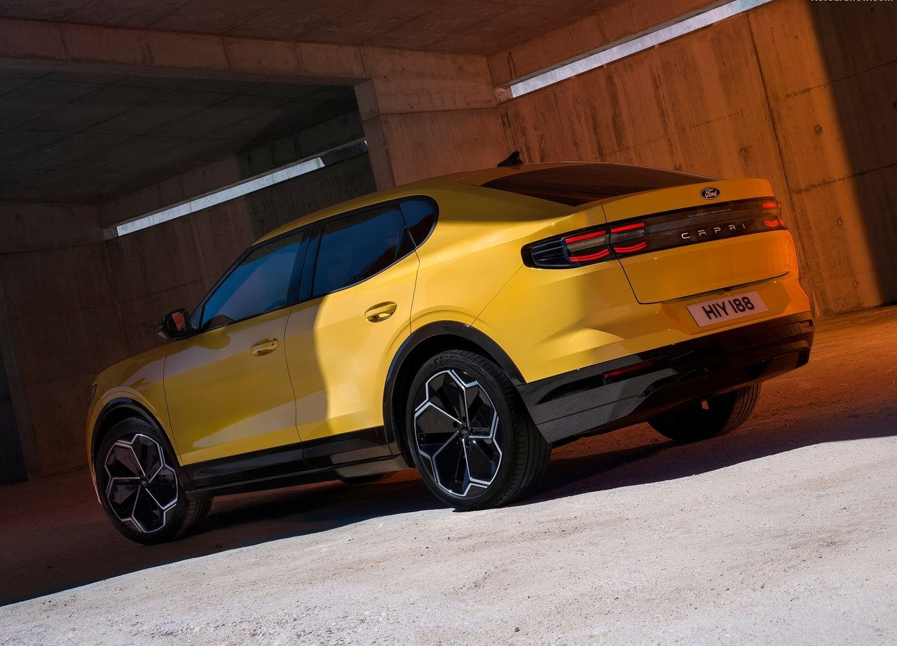 Новый Ford Capri 2025 поступил в производство и выходит на рынок.