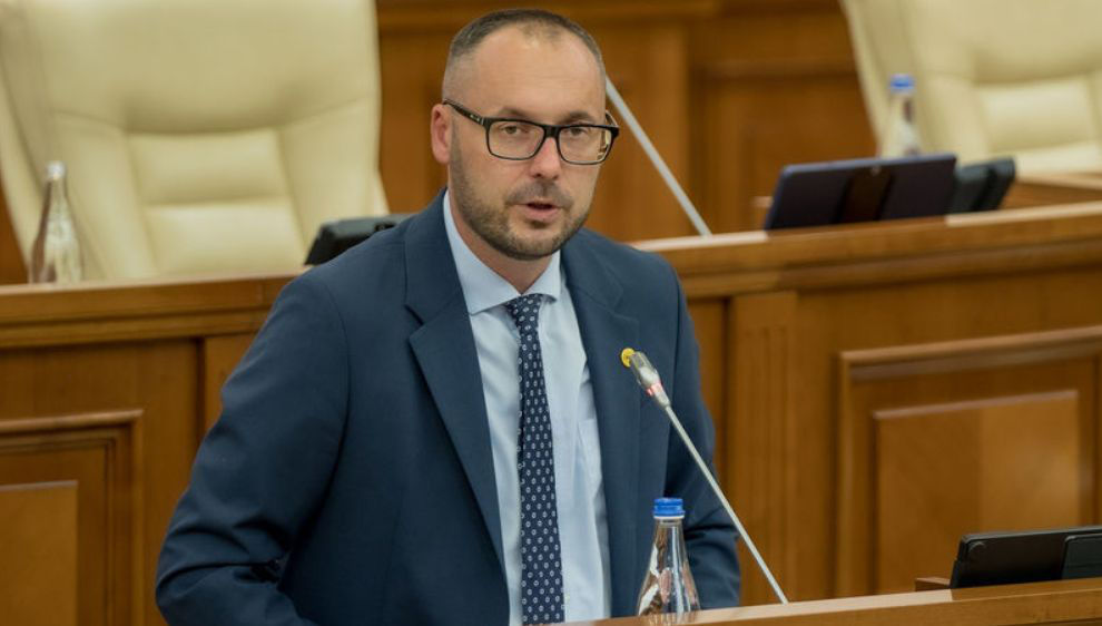 Литвиненко: Лишение депутатов иммунитета не затронет их независимость.