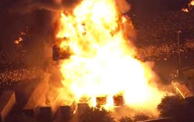 Zece oameni sunt dispăruţi, după ce mai multe explozii au avut loc la o uzină de propan.