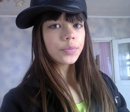 Vlada Kholod, o adolescenta de 13 ani din Rusia, a trecut prin momente umilitoare din cauza ca este frumoasa.