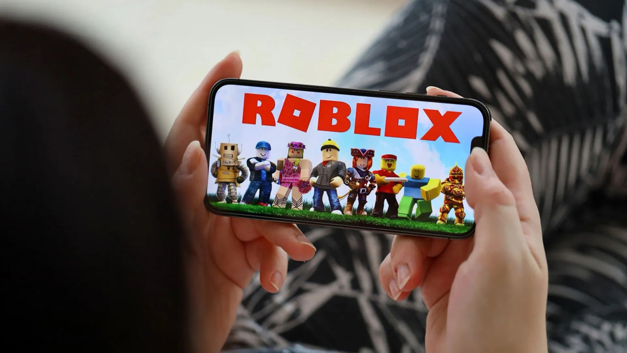 Un joc din Roblox creat de un adolescent a avut peste opt milioane de jucători simultan.