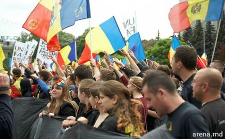 Totodată, el consideră că poliţiştii care au asigurat ordinea publică şi-au făcut bine meseria