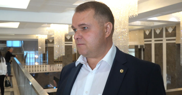 Депутат Александр Нестеровский.