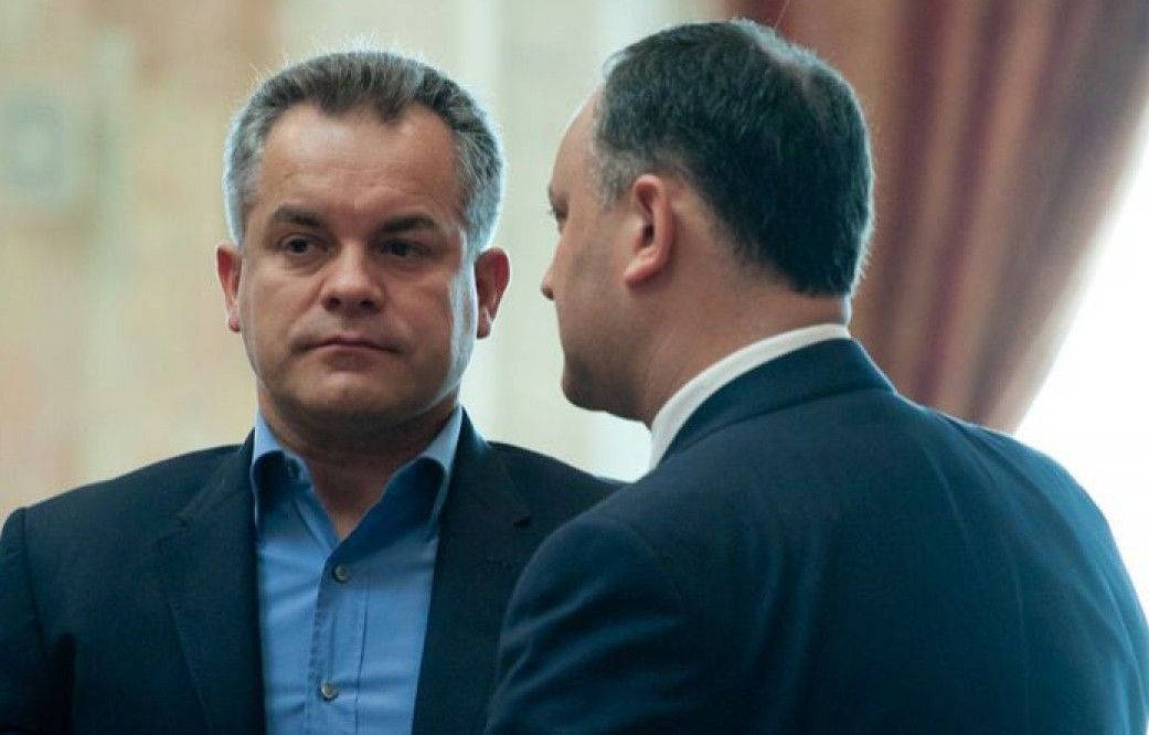  În opinia lui Sturza, Plahotniuc și Dodon au nevoie unul de altul pentru a se poziționa cât mai bine pe eșichierul politic. 