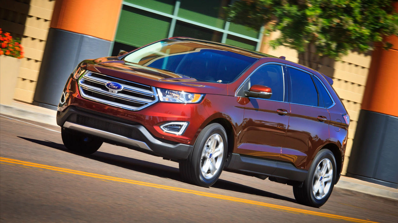 Ford отзывает 1,45 млн автомобилей из-за проблем с зеркалом заднего вида.