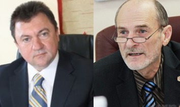 Un proiect a fost propus de deputatul PL, Valeriu Munteanu, iar celălalt de democratul Adrian Candu. 