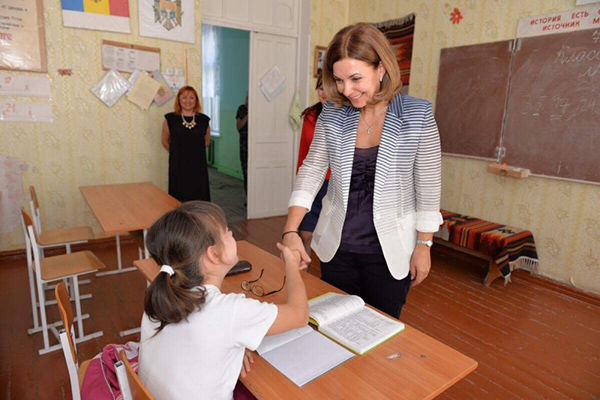 Fundația fondată de prima doamnă vine în ajutorul grădinițelor