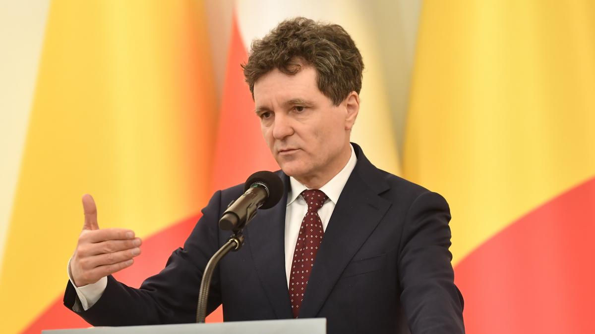 Президент Румынии приглашает лидеров правящей коалиции к консультациям.