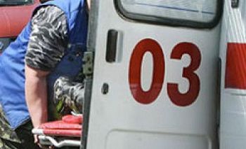 Женщины в возрасте 62 и 77 лет шли по тротуару, когда в них на полном ходу врезался автомобиль.