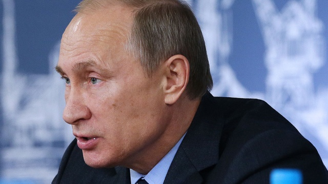 Путин сообщил, что предупредил о своем отсутствии хозяина саммита, австралийского премьера Тони Аббота.