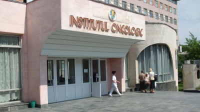Birocraţia i-a lăsat pe bolnavii de cancer fără câteva medicamente vitale. Preparatele au dispărut din spitale, fapt ce pune în pericol viaţa pacienţilor.