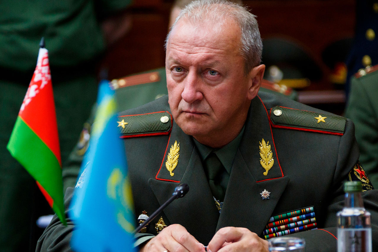 Белорусский генерал призвал «мочить в сортире» противников власти.