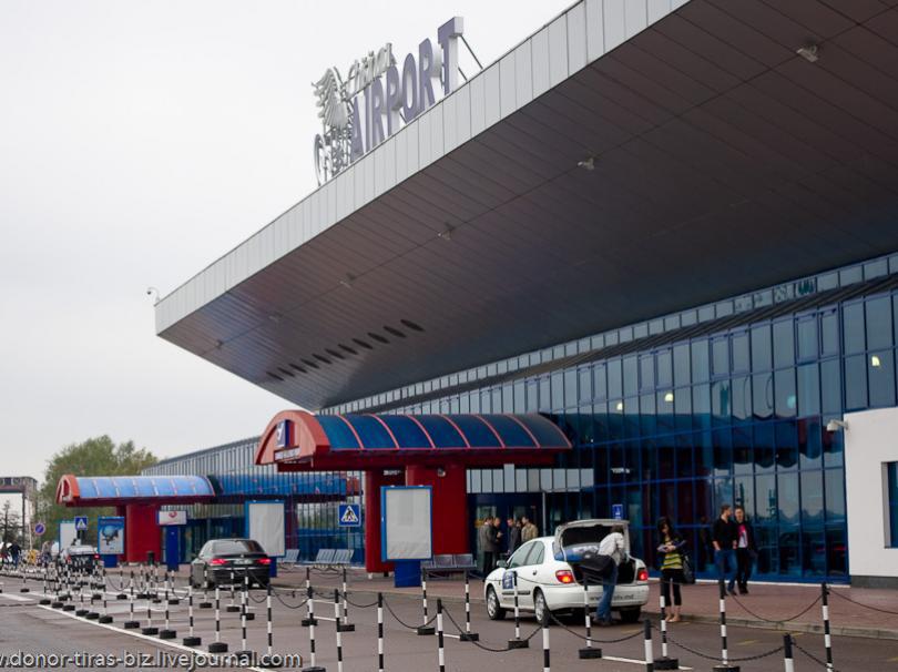 Запрос относительно законности конкурса по отбору компании для управления аэропортом был подан Либеральной реформаторской партией, входящей в правящую коалицию.