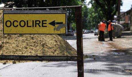 Conducătorii auto care traversează zona sunt atenţionaţi să respecte semnalizarea rutieră temporară pentru a evita blocajele de trafic.