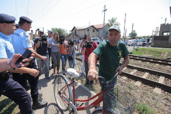Fratele femeii care s-a aruncat în fața trenului cu cei 3 copiii: Soțul ei era gelos. Foto: click.ro