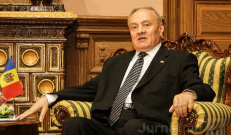 Президентура отказалась предоставлять данную информацию, сославшись на защиту персональных данных.