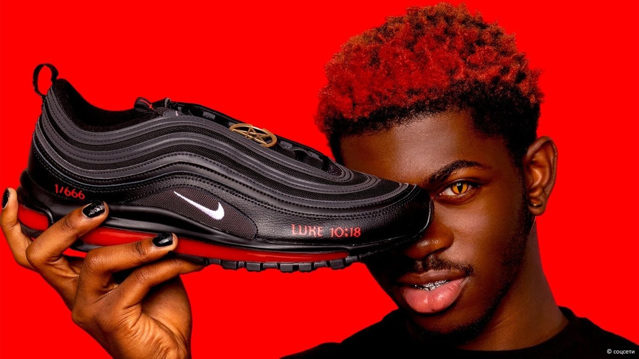 Nike подала в суд на компанию, выпустившую "сатанинские" кроссовки.