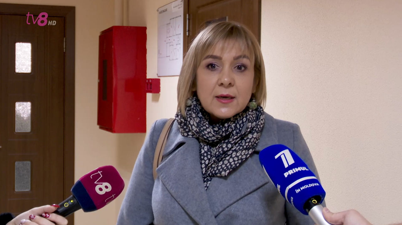 Наталья Катаной оспорит в суде приказ об отстранении ее от должности. Фото: tv8.md
