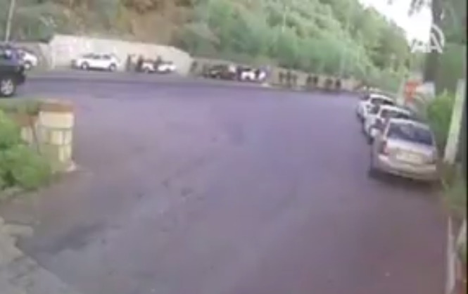 Эрдоган покинул здание на вертолете за полчаса до этого.
