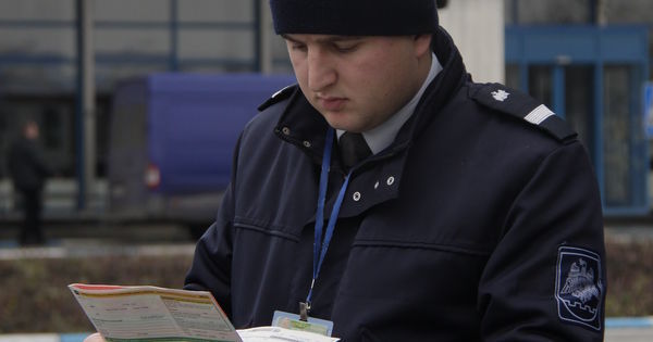 На КПП Тудора у молдаванина изъяли поддельные права.