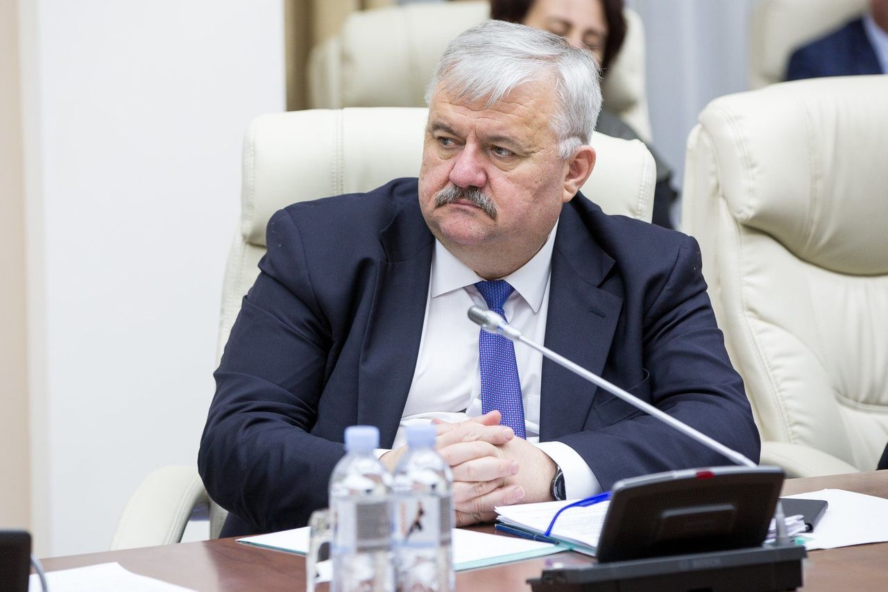 Министр образования Игорь Шаров. 