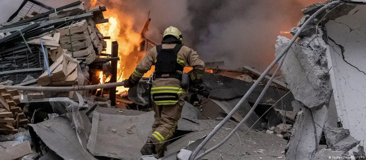 В Украине растет число погибших при российском обстреле.