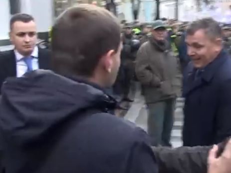 В центре Киева произошел конфликт между депутатом Парасюком и главой Управления государственной охраны.