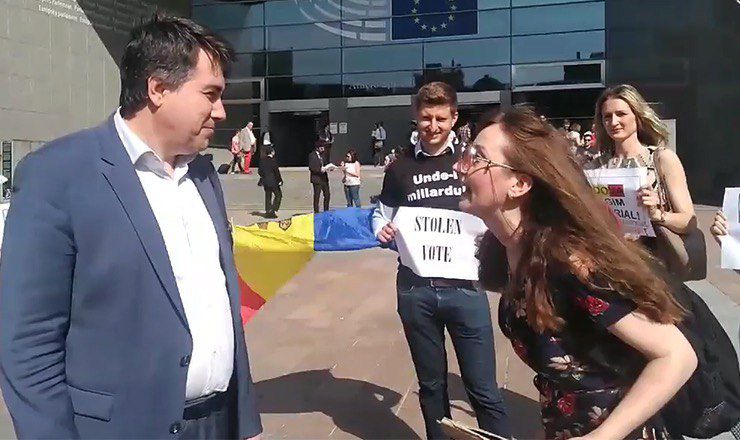 Представитель диаспоры эмоционально выразила протест в Брюсселе.