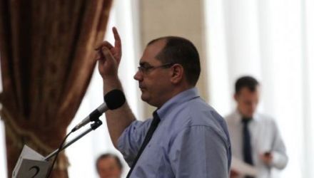 Vlad Plahotniuc, care conduce de 2 zile ședințele Parlamentului în lipsa lui Marian Lupu, a intrat în dizgrația deputaților