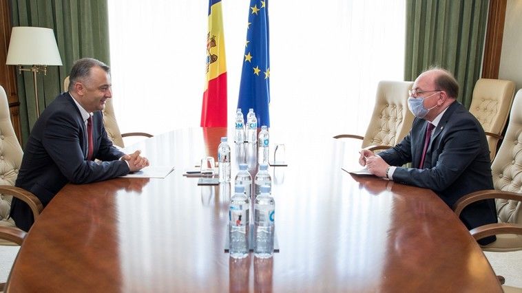 Премьер-министр Ион Кику провел встречу с послом Российской Федерации Олегом Васнецовым. 