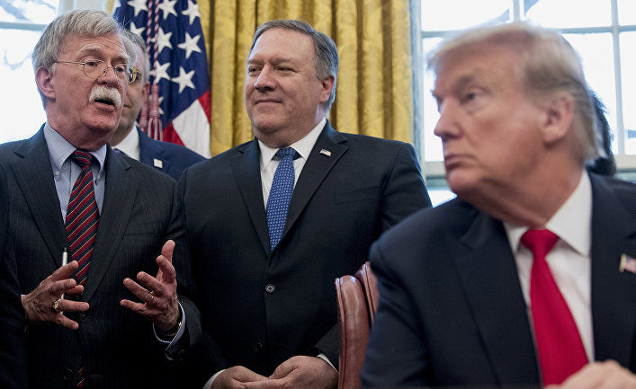 Трамп заявил, что Болтон сдерживал его "более жесткие" идеи.