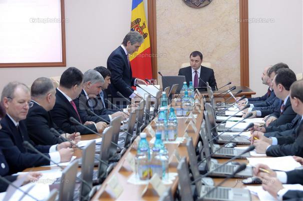 Potrivit premierului Filat, pe timpul guvernării PCRM, în Moldova au fost distribuite mai multe «taloane»