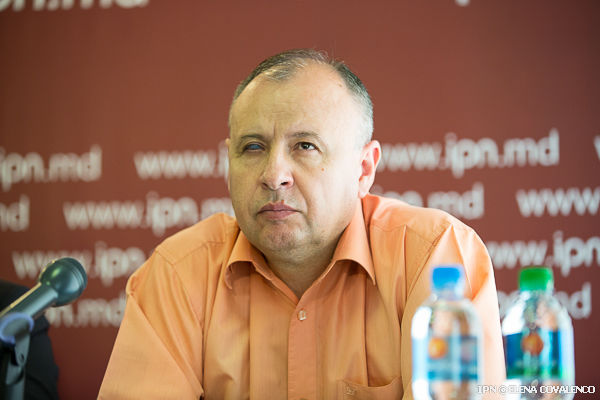 Замдиректора Научно-исследовательского института юридических и политических наук Академии наук Молдовы Виктор Жук.