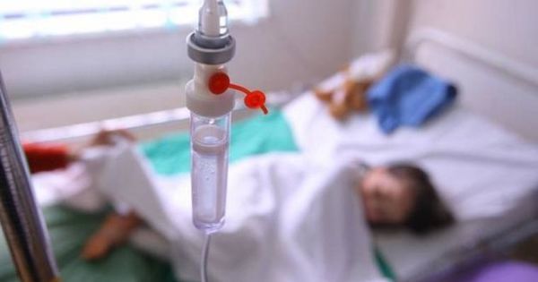 Ребенок госпитализирован после того, как он был избит мужчиной