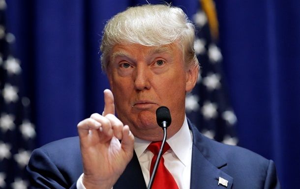 Опрошенные наиболее уверены в способности Дональда Трампа справиться с экономикой страны и договориться с Конгрессом.