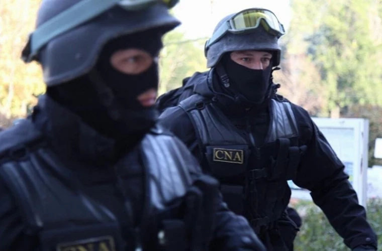Решили пойти преступнику навстречу: двое полицейских попали в поле зрения НАЦ.