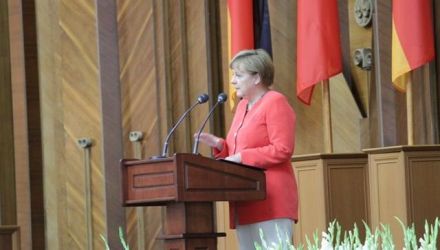 Oficialul a menționat că, pentru anul viitor, Uniunea Europeană se angajează să acorde Republicii Moldova o asistenţă în valoare totală de 122 de milioane de euro. 