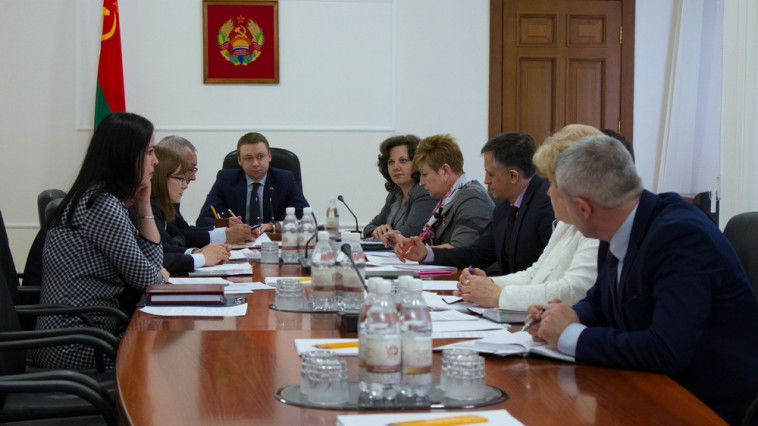 Pretinsele autorități din stânga Nistrului întâmpină dificultăți la achitarea salariilor din cauza lipsei de fonduri bugetare. Foto: novostipmr.com