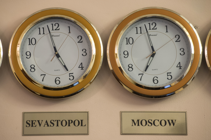Полночь в Крыму и в Москве наступит в одно время.