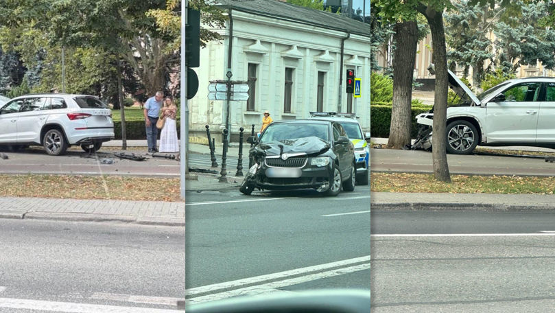В центре Кишинева произошло ДТП: автомобиль вылетел на тротуар у здания парламента.