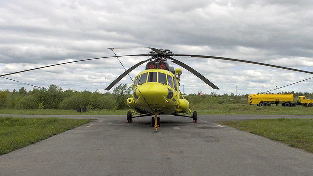 Ми-8 задел винтом груз другого вертолета, поднявшегося в воздух ранее.