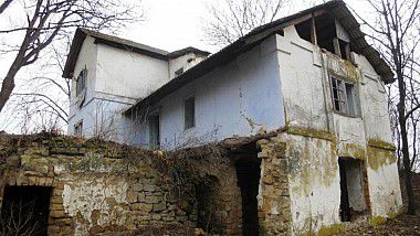 Conacul boieresc din satul Zberoaia se transformă în ruine.