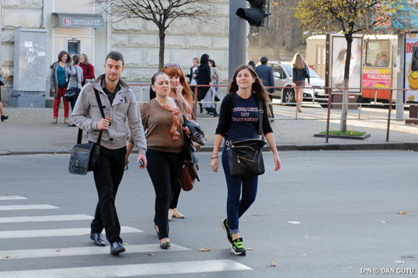 80 de mii de moldoveni, deținători de pașapoarte biometrice, au părăsit țara în ultimii 2 ani. Foto: ipn.md