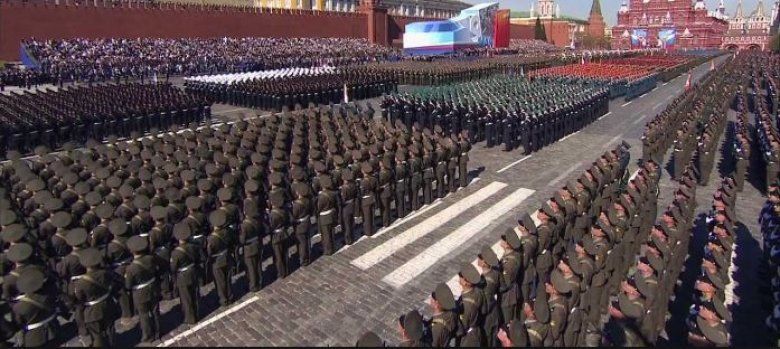 Paradă militară în Moscova. Peste 5.000 de soldaţi au mărşăluit în Piaţa Roşie