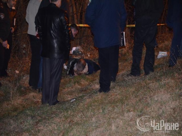 По подозрению в убийстве пока никто не задержан.