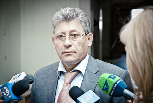 Лидер ЛП уточнил, что проведение референдума может быть целесообразным для принятия проекта новой Конституции, но никак не для определения вектора внешней политики.